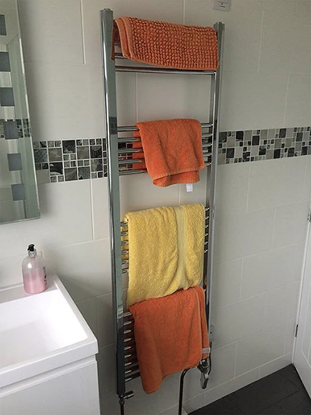 Phoenix Flavia Straight Electric White Towel Rail