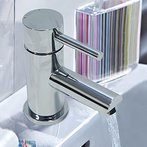 Bristan Blitz Chrome Finish Basin Mixer Tap With Clicker Waste